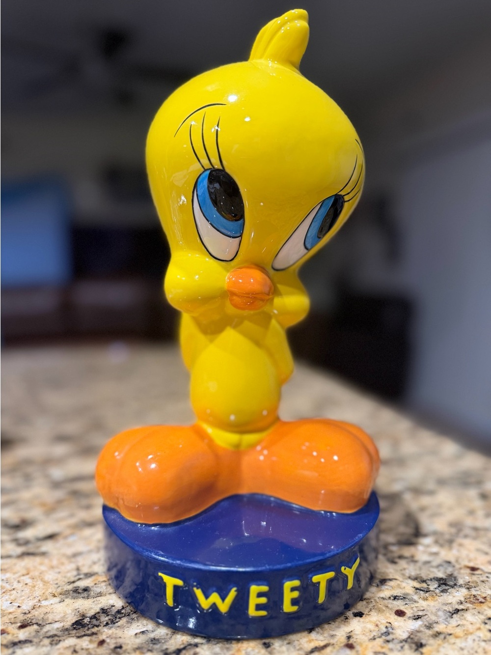 Looney Tunes TWEETY BIRD Piggy Bank Warner Brothers Studio Store 1996 Vintage